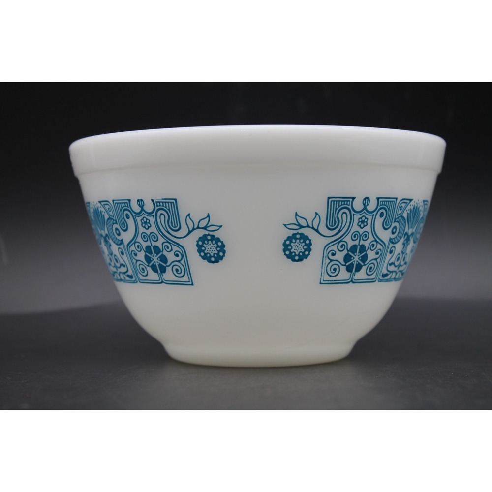 Vintage Pyrex Horizon Blue Nesting Mixing Bowls Set of 2 White Milk Glass USA - Picture 14 of 16